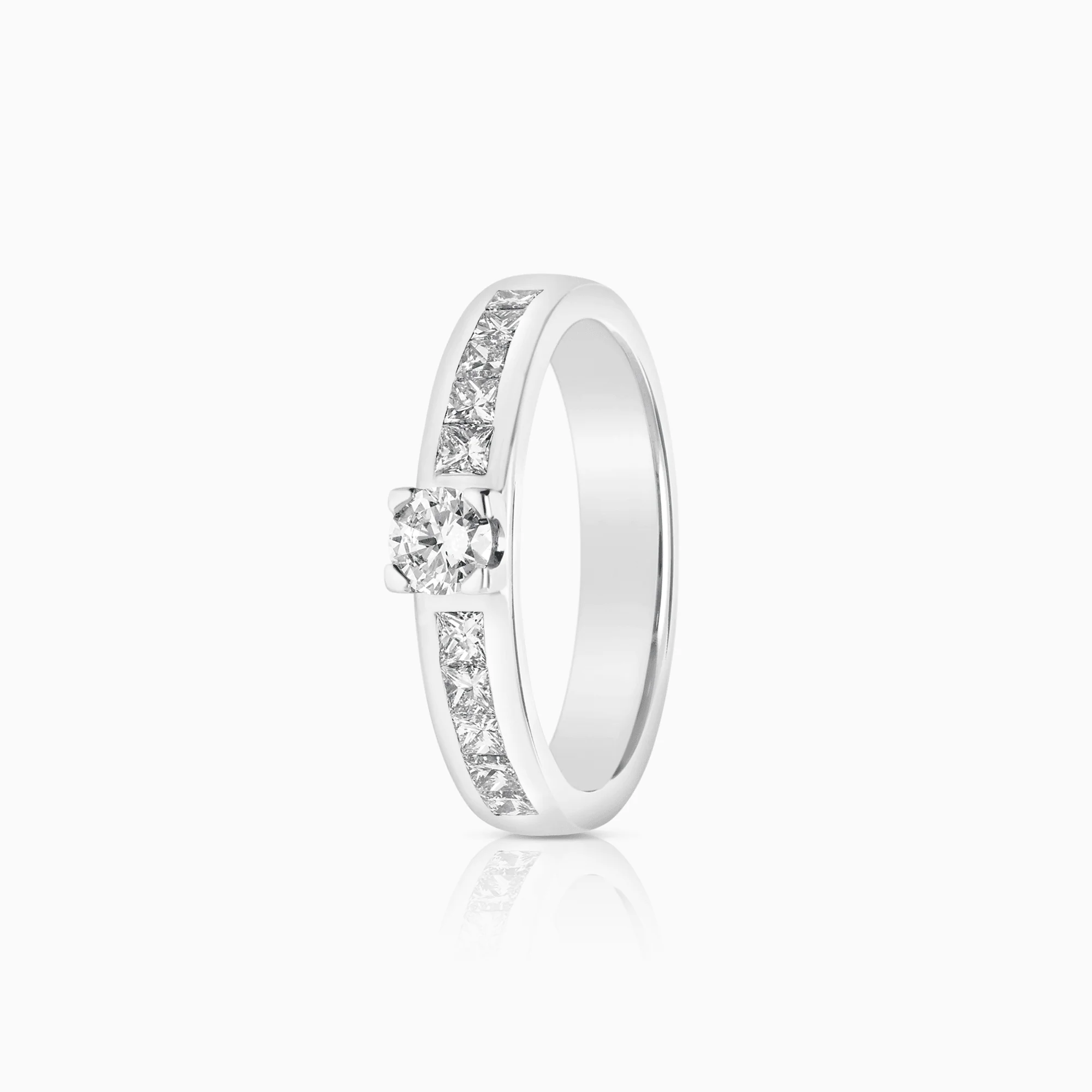 Side stone ring 0.72ct 18K white gold