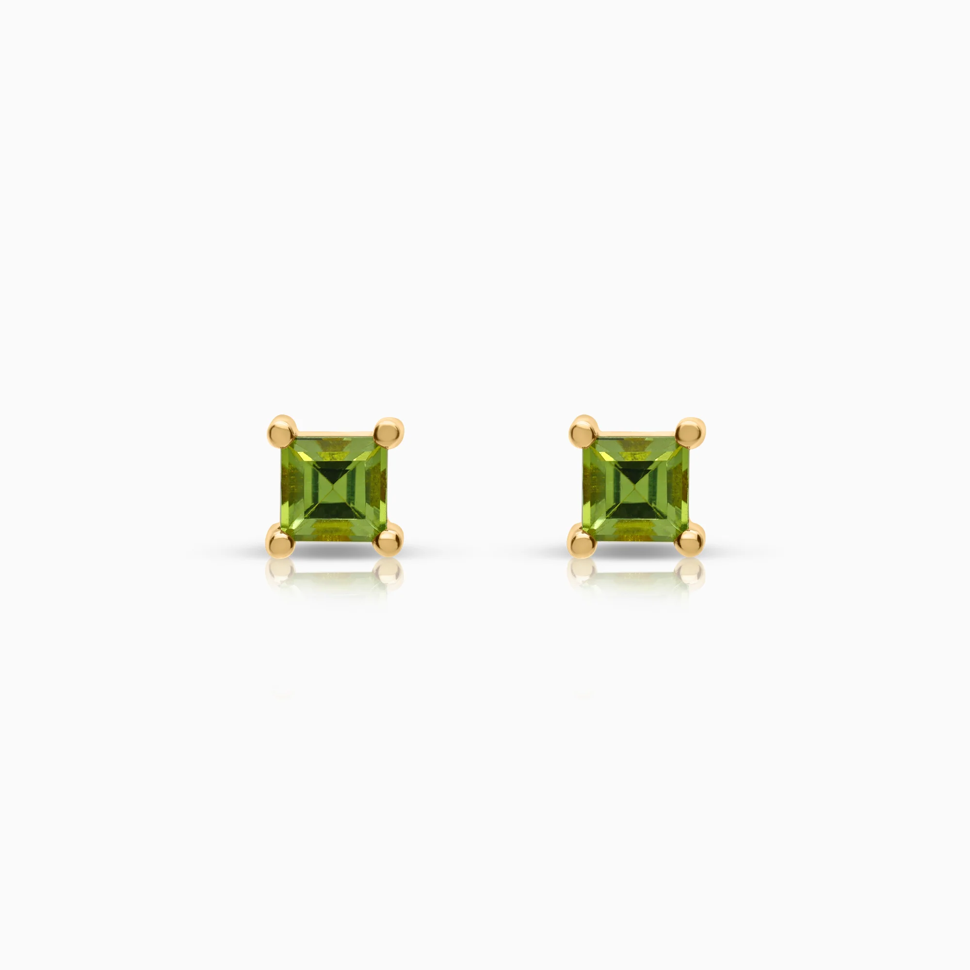 Solitaire earrings with green peridots 2.52g 18K gold