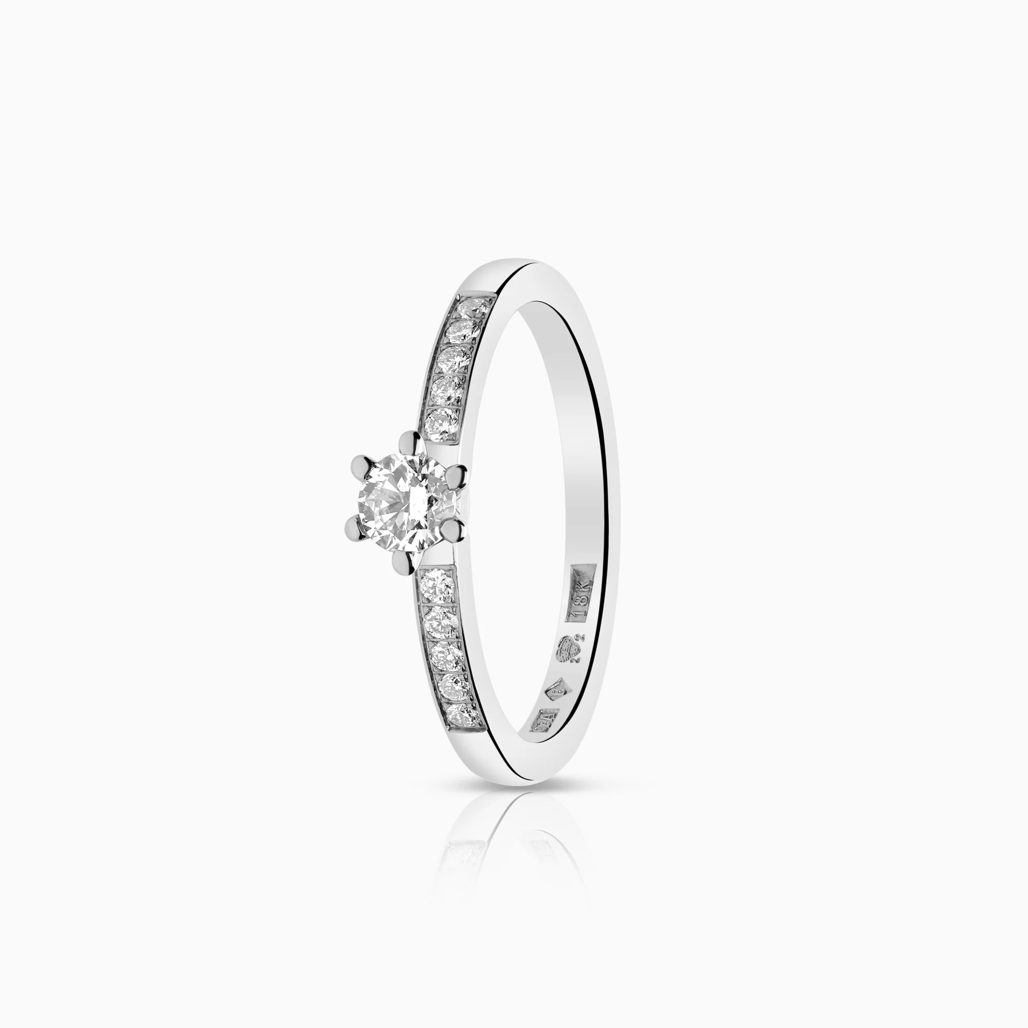 Side stone ring 0.31ct 18K white gold