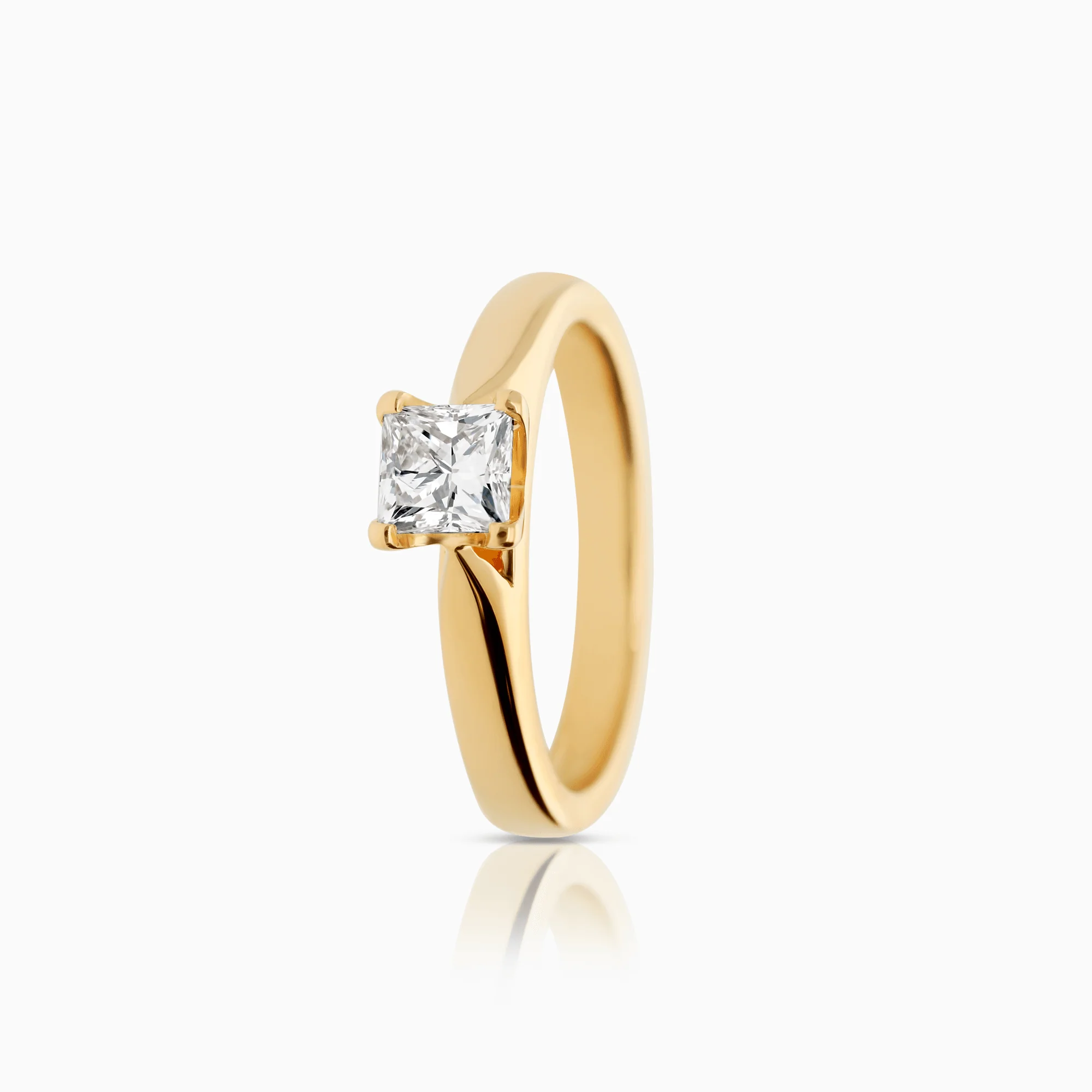 Solitaire ring 0.50ct 18K