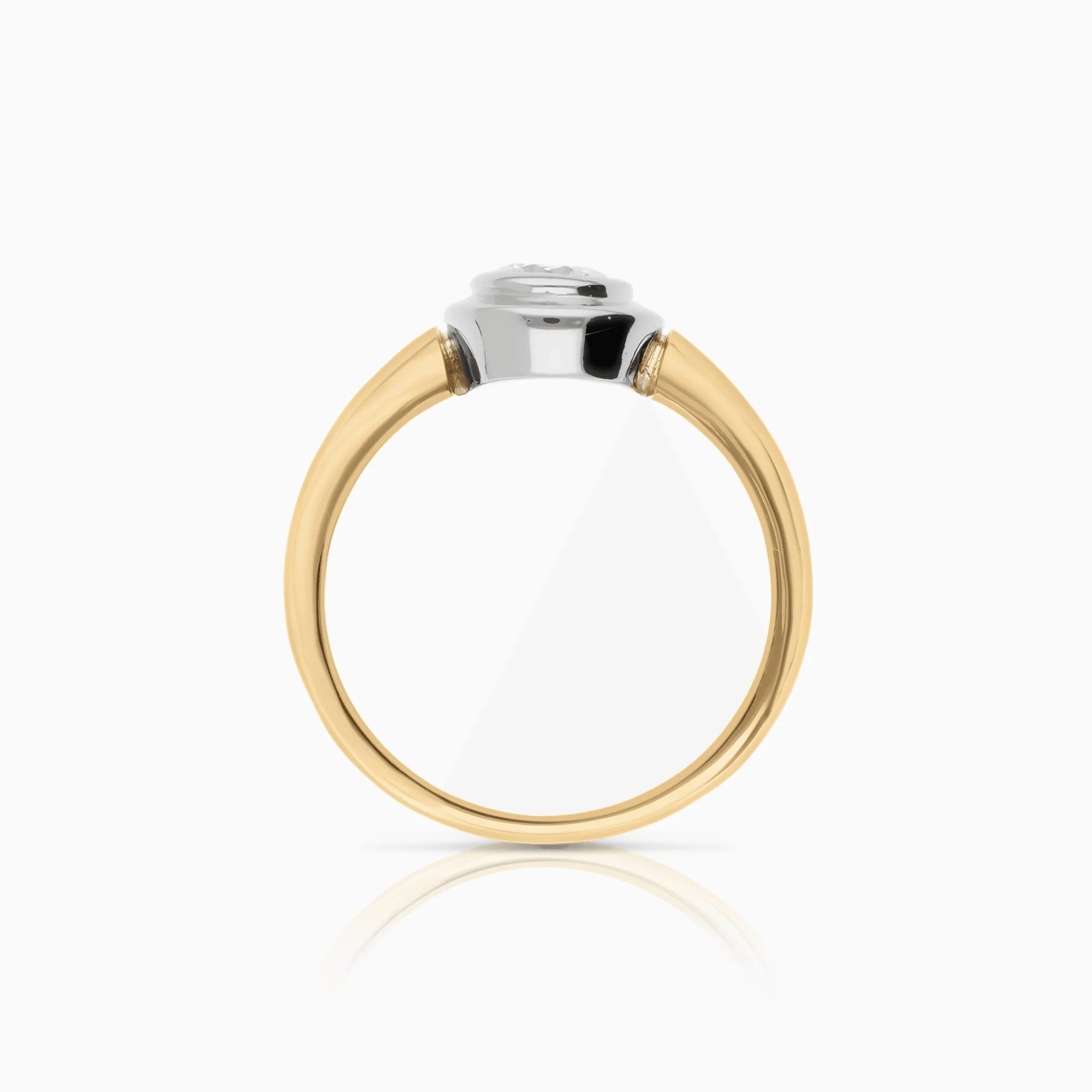 Solitaire Ring 0.57ct 18K Yellow Gold - Image 2