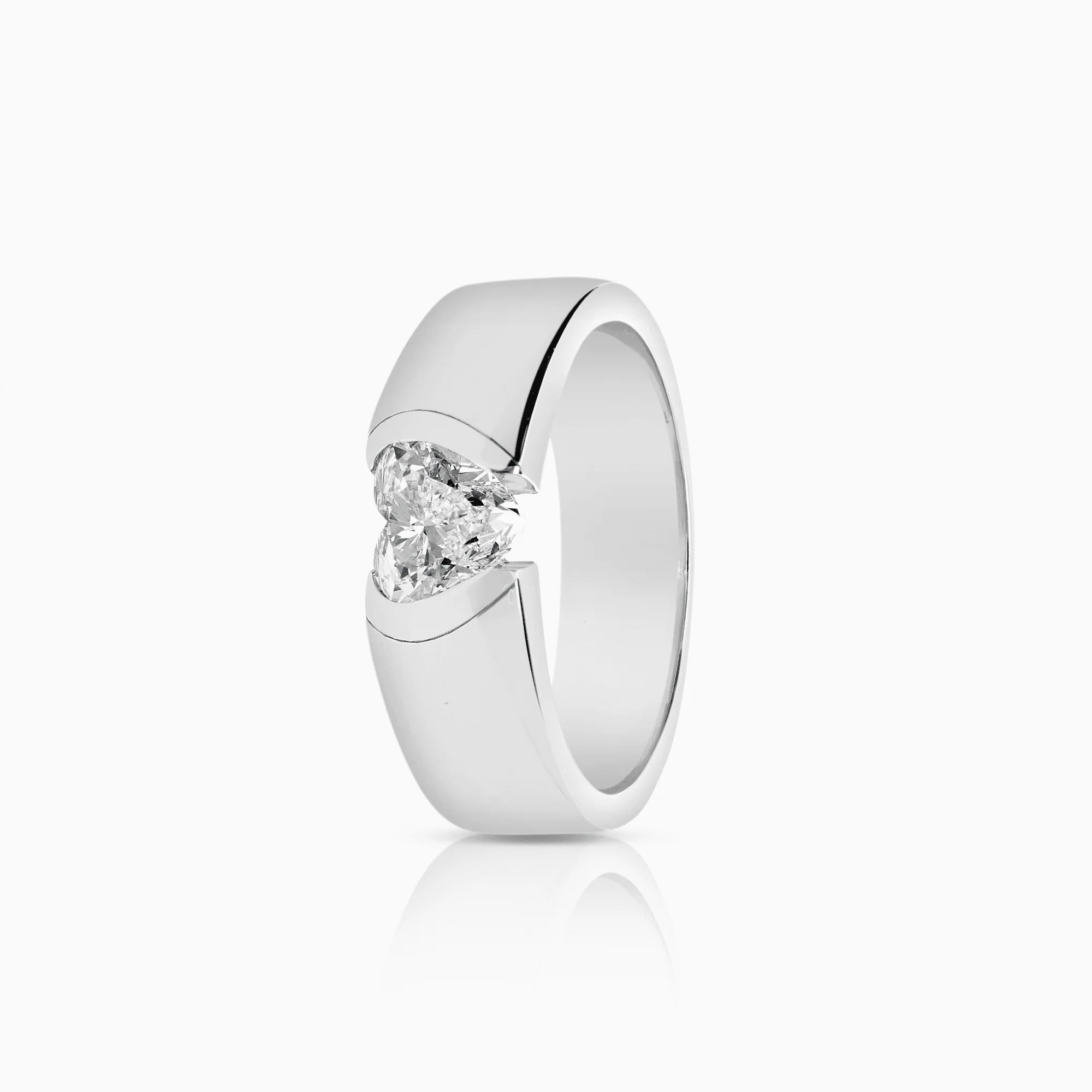 Heart solitaire ring 0.85ct 18K white gold