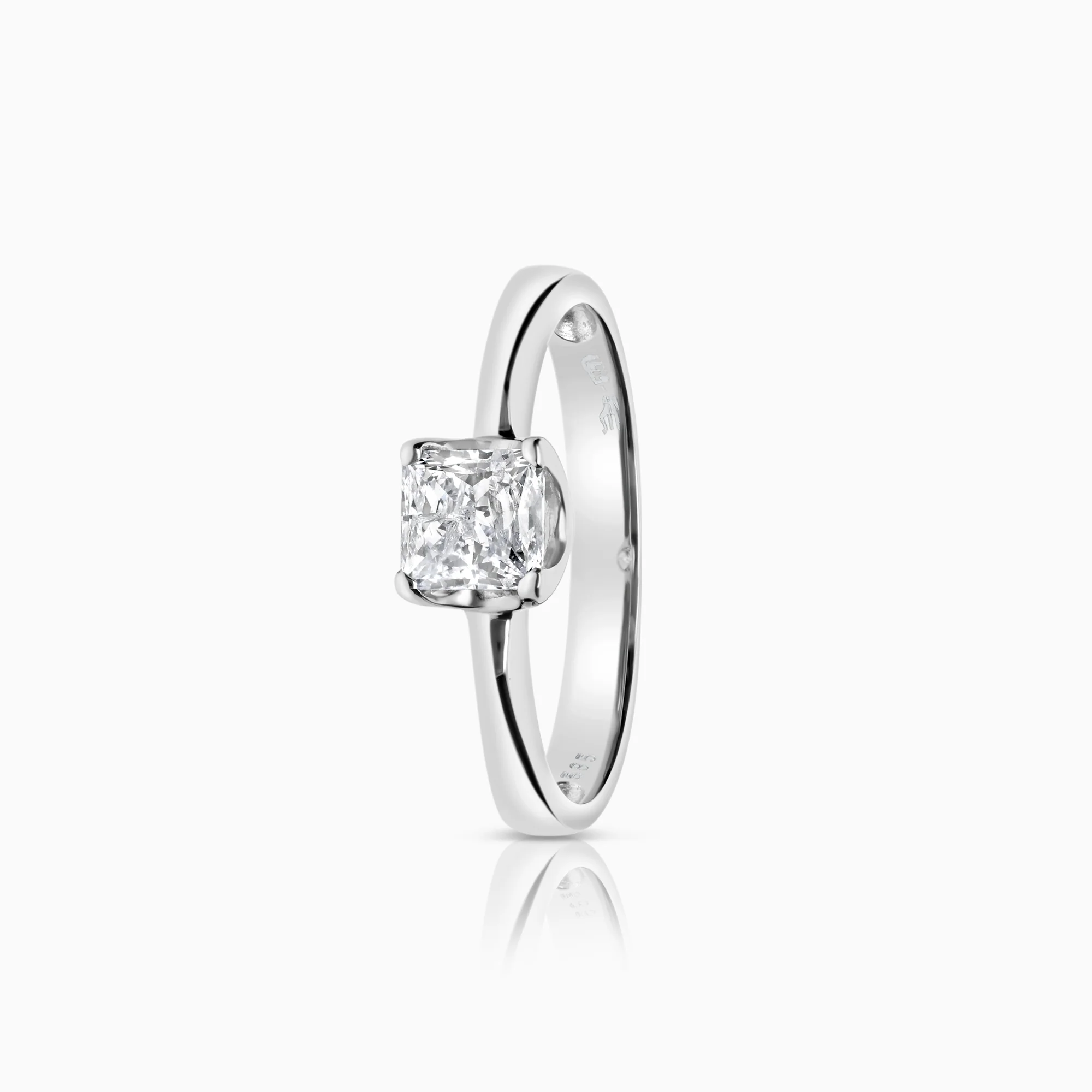 Solitaire ring princess 0.80ct 14K white gold