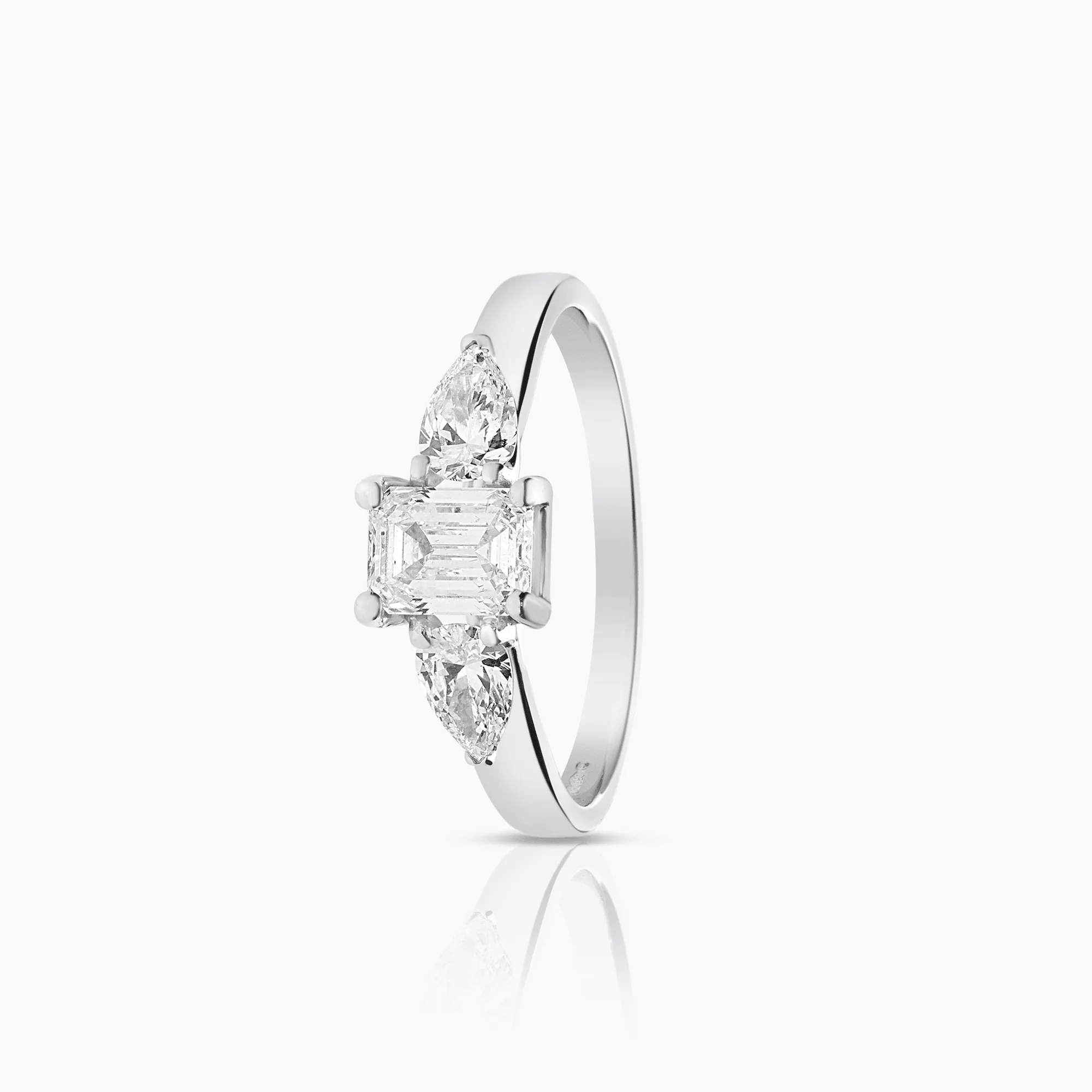 Three-stone ring, 0.90ct, 950 platinum, GIA certificate